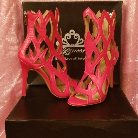 Shoes - Picture 1 of 8